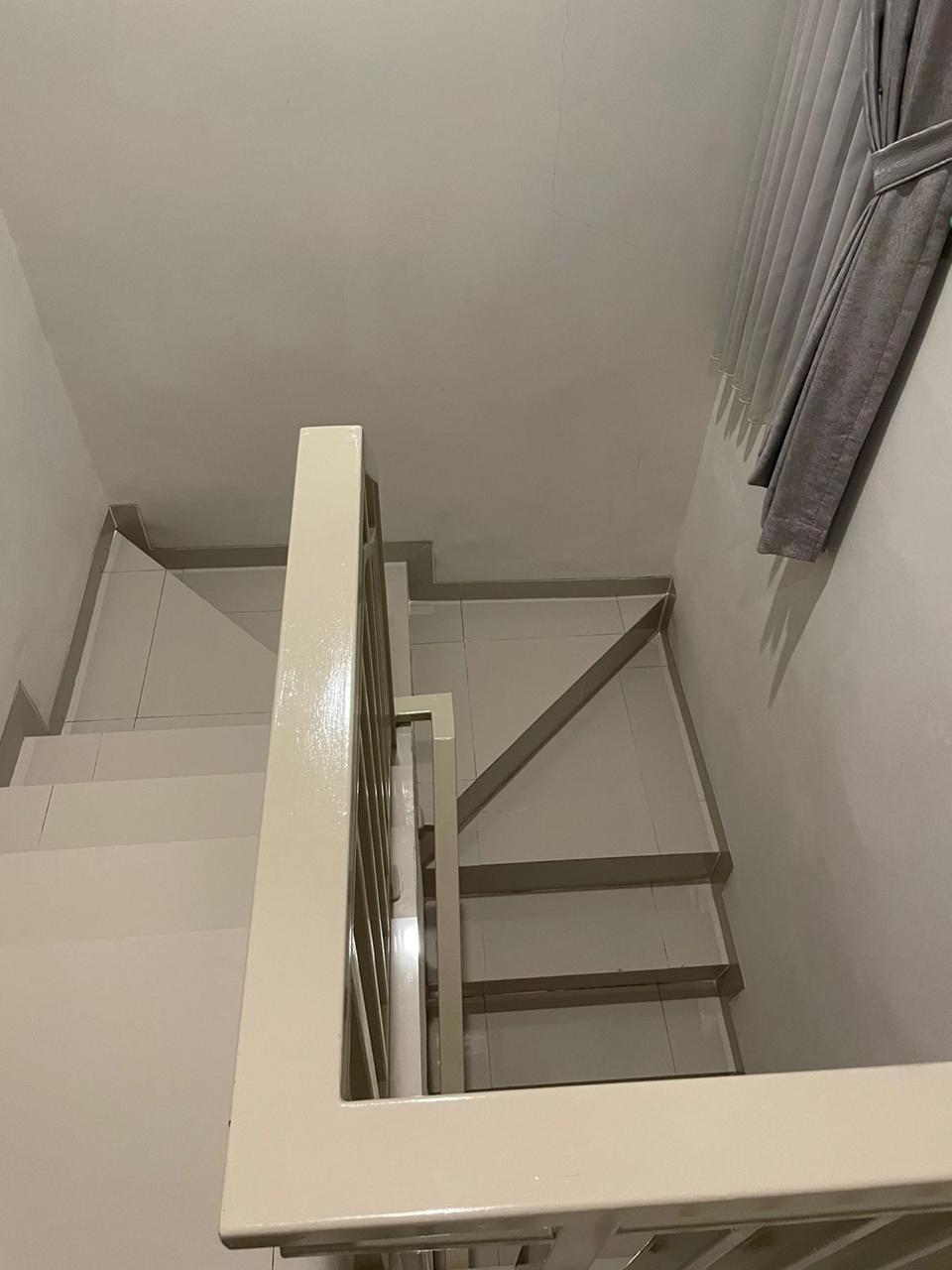 Rumah Semi Furnished Di Jual di Grand Taruma Karawang